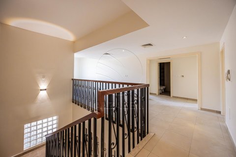 Villetta a schiera in affitto a Abu Dhabi, EAU 4 camere da letto, 342 mq. № 614928 - foto 19