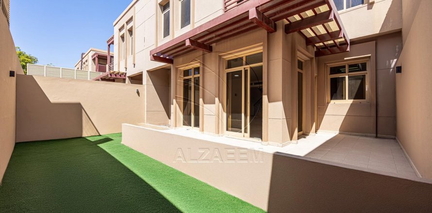 Villetta a schiera a Abu Dhabi, EAU 4 camere da letto, 342 mq. № 614928