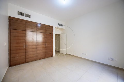Villetta a schiera in affitto a Abu Dhabi, EAU 4 camere da letto, 342 mq. № 614928 - foto 17