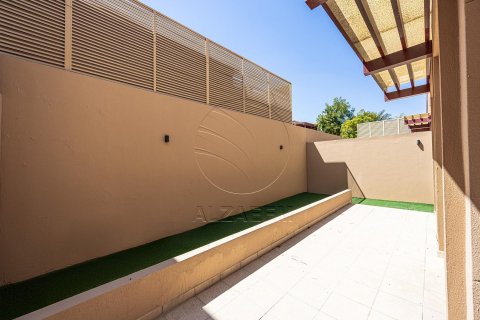 Villetta a schiera in affitto a Abu Dhabi, EAU 4 camere da letto, 342 mq. № 614928 - foto 3