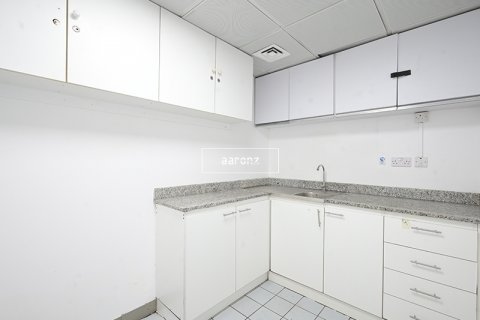Üürile anda kontor asukohaga Sheikh Zayed Road, Dubai, AÜE: 227.8 m² Nr 590753 - pilt 14