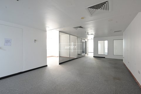 Üürile anda kontor asukohaga Sheikh Zayed Road, Dubai, AÜE: 227.8 m² Nr 590753 - pilt 3