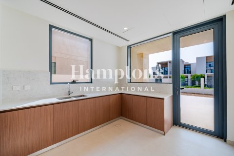 Villa in Arabian Ranches 3, Dubai, UAE 3 bedrooms, 419.92156000 sq.m. № 652557 - photo 17