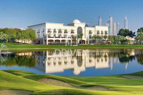 Apartment in Emirates Hills, Dubai, UAE 2 bedrooms, 111 sq.m. № 602587 - photo 12