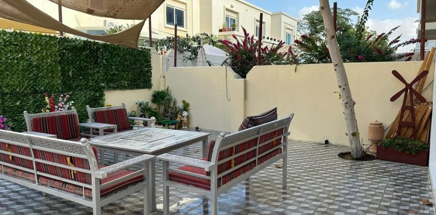 Gewerbliche Immobilien in Al Reef, Abu Dhabi, VAE: 266 m2 Nr. 385030