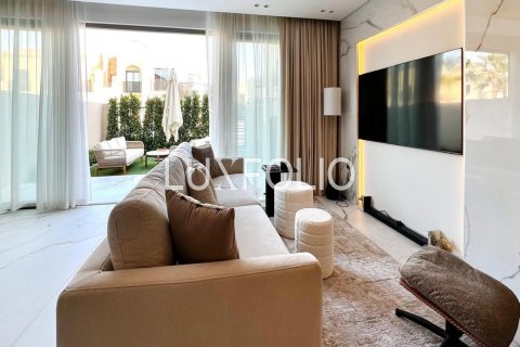 Townhouse in Jumeirah Golf Estates, Dubai, UAE 3 bedrooms, 204 sq.m. № 628331 - photo 1
