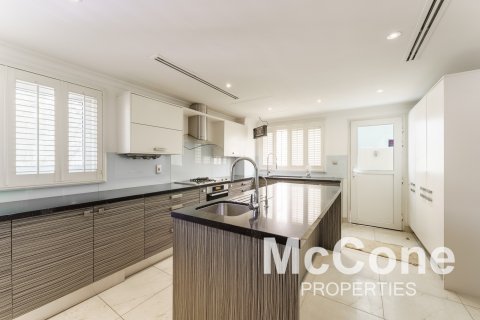 Vila v Meadows, Dubai, SAE 4 ložnice, 387.41 m² Č.: 587572 - fotografie 6