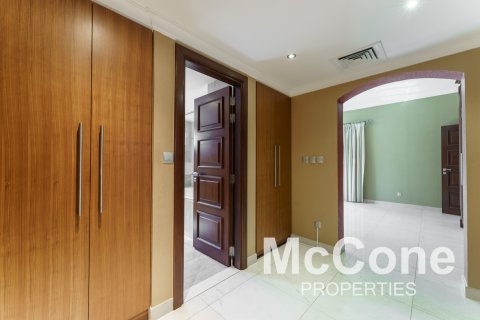 Vila v Meadows, Dubai, SAE 4 ložnice, 387.41 m² Č.: 587572 - fotografie 17