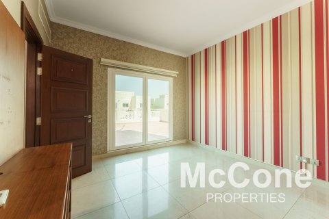 Vila v Meadows, Dubai, SAE 4 ložnice, 387.41 m² Č.: 587572 - fotografie 15