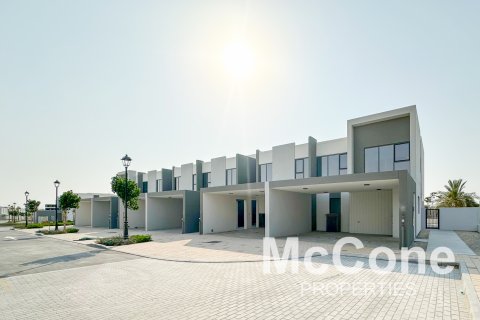 Shtëpi në qytet në Dubai Land, Dubai, Emiratet e Bashkuara Arabe 4 dhoma gjumi, 244.61 m2. № 587569 - Foto 1