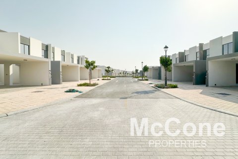 Shtëpi në qytet në Dubai Land, Dubai, Emiratet e Bashkuara Arabe 4 dhoma gjumi, 244.61 m2. № 587569 - Foto 13