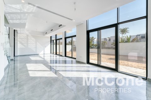 Vilë në Al Furjan, Dubai, Emiratet e Bashkuara Arabe 4 dhoma gjumi, 324.97 m2. № 587377 - Foto 3