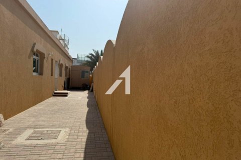 Villa zur Miete in Al Safa, Dubai, VAE 5 Schlafzimmer, 1569.3 m2 Nr. 647017 - Foto 13