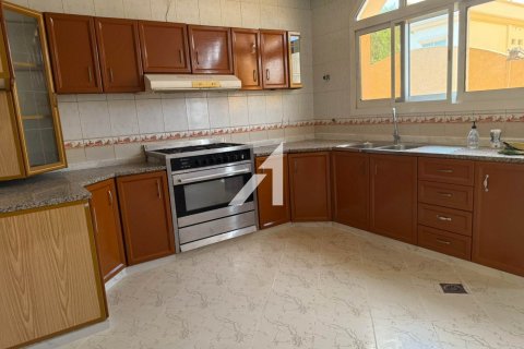 Villa zur Miete in Al Safa, Dubai, VAE 5 Schlafzimmer, 1569.3 m2 Nr. 647017 - Foto 12