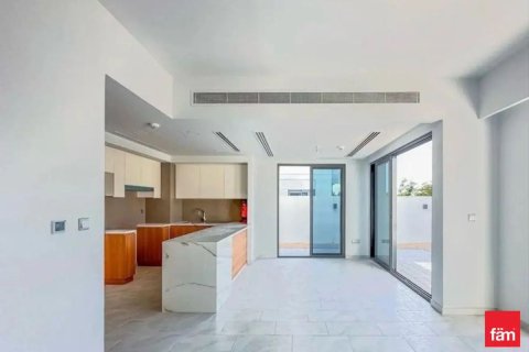 Villa till försäljning i Dubai, UAE 4 sovrum, 231.2 kvm Nr. 703800 - fotografi 4