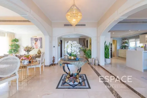 Vila u Meadows, Dubai, UAE 5 spavaćih soba, 353 m2 Br. 649594 - fotografija 7