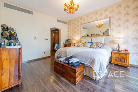 Vila u Meadows, Dubai, UAE 5 spavaćih soba, 353 m2 Br. 649594 - fotografija 13
