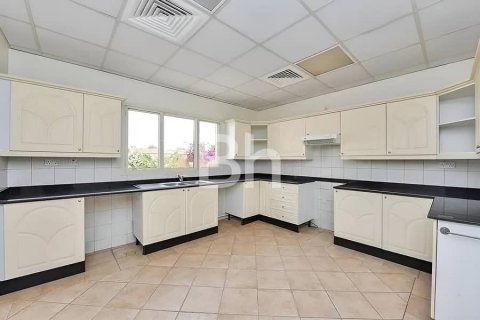 Снять в аренду виллу в Умм-Сукейм, Дубай, ОАЭ 3 спальни, 279м2, № 614566 - фото 17