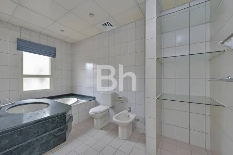 Снять в аренду виллу в Умм-Сукейм, Дубай, ОАЭ 3 спальни, 279м2, № 614566 - фото 23