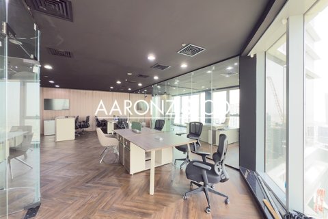 Oficina en alquiler en Business Bay, Dubai, EAU 82.5 m2 № 670612 - foto 4