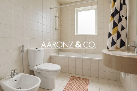 Jumeirah Lake Towers, Dubai, संयुक्त अरब अमीरात में अपार्टमेंट, 2 बेडरूम, 121.7 वर्ग मीटर, संख्या 670627 - फ़ोटो 11