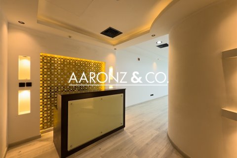 Oficina en alquiler en Business Bay, Dubai, EAU 90.4 m2 № 670613 - foto 1