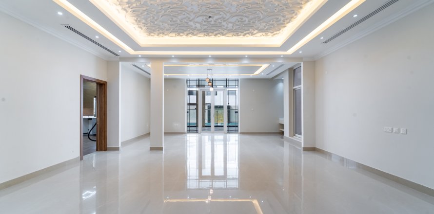 טאונהאוס ב Nadd Al Sheba, Dubai, איחוד האמירויות 6 חדרי שינה, 930 מ"ר מספר 696097