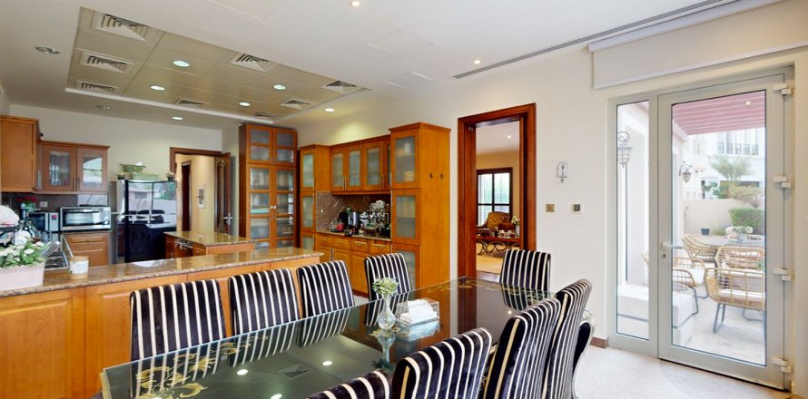 Villa in The Villa, Dubai, UAE 5 bedrooms, 627 sq.m. № 748982