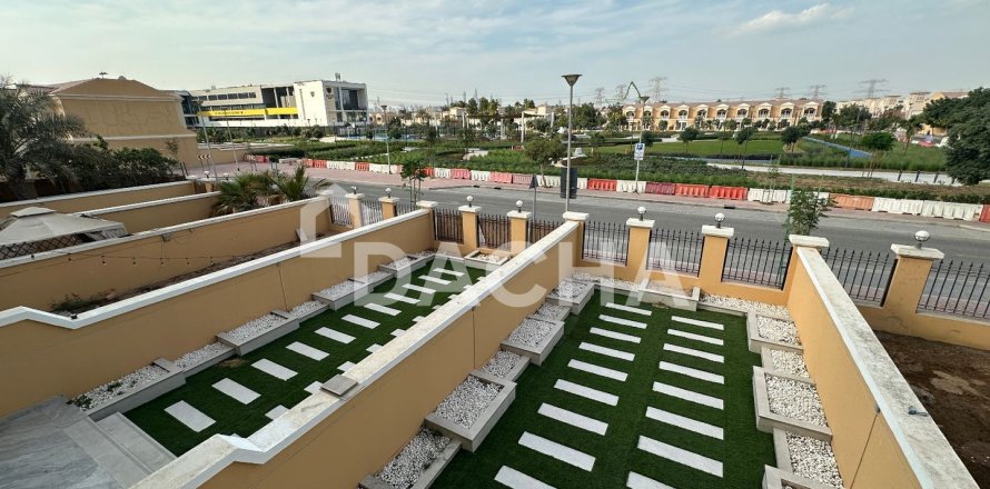 Shtëpi në qytet në Jumeirah Village Triangle, Dubai, Emiratet e Bashkuara Arabe 2 dhoma gjumi, 152 m2. № 710333