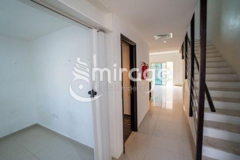 Řadový dům v Al Reef, Abu Dhabi, SAE 2 ložnice, 117.3 m² Č.: 597162 - fotografie 3