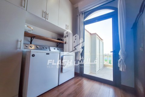 Townhouse in Al Hamra Village, Ras Al Khaimah, UAE 3 bedrooms, 263.2 sq.m. № 611752 - photo 26