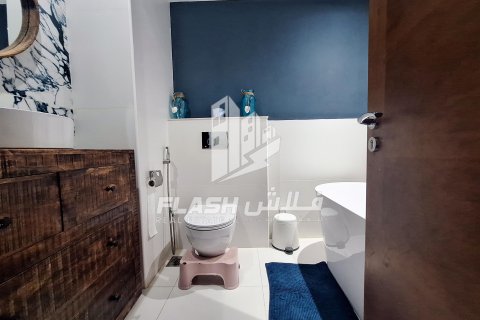 Townhouse in Al Hamra Village, Ras Al Khaimah, UAE 3 bedrooms, 263.2 sq.m. № 611752 - photo 19