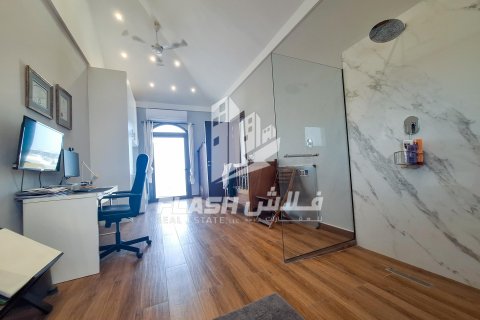 Townhouse in Al Hamra Village, Ras Al Khaimah, UAE 3 bedrooms, 263.2 sq.m. № 611752 - photo 25