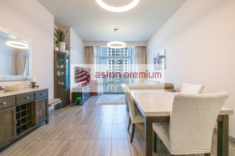 Apartment til salg i Jumeirah Lake Towers, Dubai, UAE 2 soveværelser, 124 kvm № 703298 - foto 3