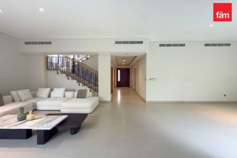 Villa te huur in Dubai, VAE 4 slaapkamers, 469.3 vr.m., nr 696835 - foto 4