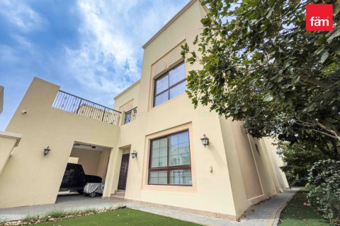 Villa te huur in Dubai, VAE 4 slaapkamers, 469.3 vr.m., nr 696835 - foto 22