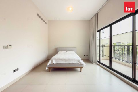 Villa te huur in Dubai, VAE 4 slaapkamers, 469.3 vr.m., nr 696835 - foto 12