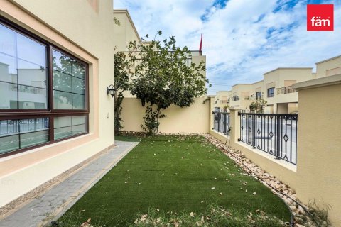 Villa te huur in Dubai, VAE 4 slaapkamers, 469.3 vr.m., nr 696835 - foto 6