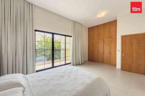 Villa te huur in Dubai, VAE 4 slaapkamers, 469.3 vr.m., nr 696835 - foto 10