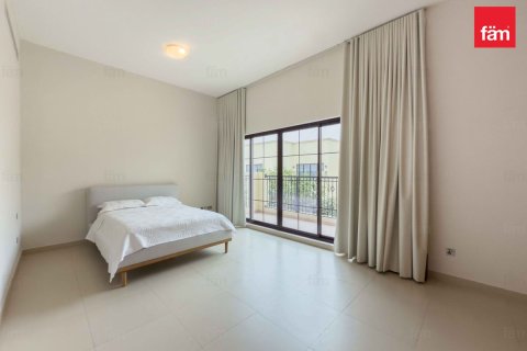 Villa te huur in Dubai, VAE 4 slaapkamers, 469.3 vr.m., nr 696835 - foto 11