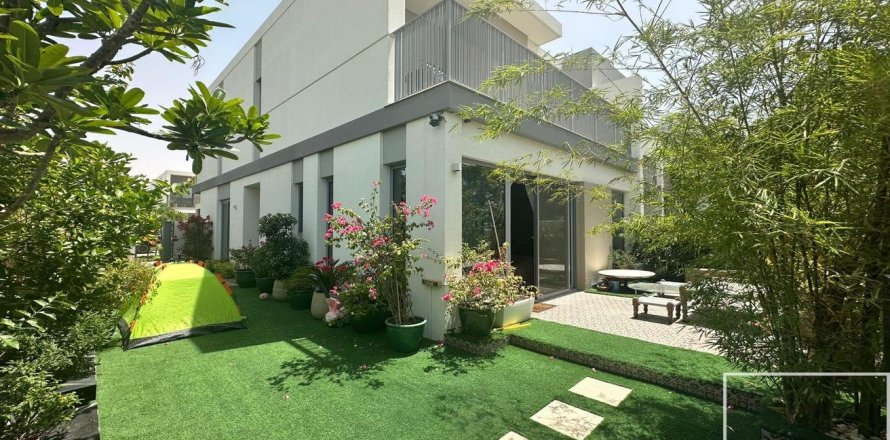 Villa i Tilal Al Ghaf, Dubai, UAE 3 sovrum, 140.47 kvm Nr. 758680