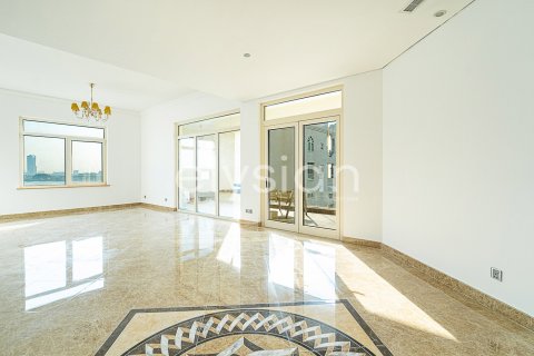 Apartment in Palm Jumeirah, Dubai, UAE 3 bedrooms, 199 sq.m. № 600242 - photo 2