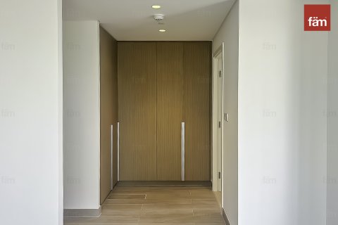 Dubai, UAE의 임대용 아파트 침실 3개, 181.8제곱미터 번호 652421 - 사진 6