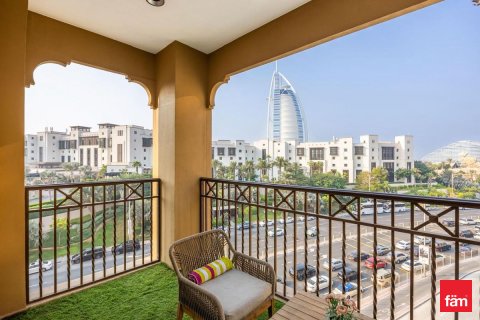 Apartemen di Umm Suqeim, Dubai, UEA 4 kamar tidur, 261.6 m2 nomor 652417 - foto 3