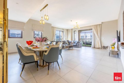 Apartemen di Umm Suqeim, Dubai, UEA 4 kamar tidur, 261.6 m2 nomor 652417 - foto 1