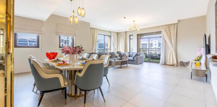 Apartemen di Umm Suqeim, Dubai, UEA 4 kamar tidur, 261.6 m2 nomor 652417