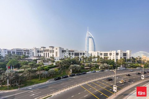 Apartemen di Umm Suqeim, Dubai, UEA 4 kamar tidur, 261.6 m2 nomor 652417 - foto 16