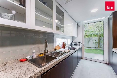 Dubai, BAE’de satılık townhouse 3 yatak odası, 422.9 m&sup2; No 652422 - fotoğraf 9