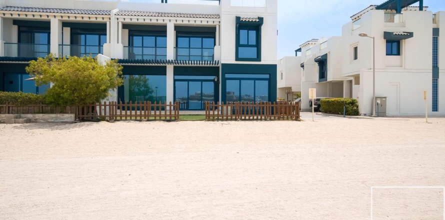 Vilă în Palm Jumeirah, Dubai, EAU 5 dormitoare, 270.91 mp.  №753533