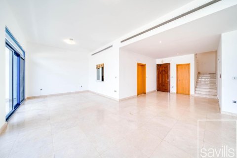 Vilă de închiriat în Palm Jumeirah, Dubai, EAU 5 dormitoare, 270.91 mp.  №753533 - poză 6